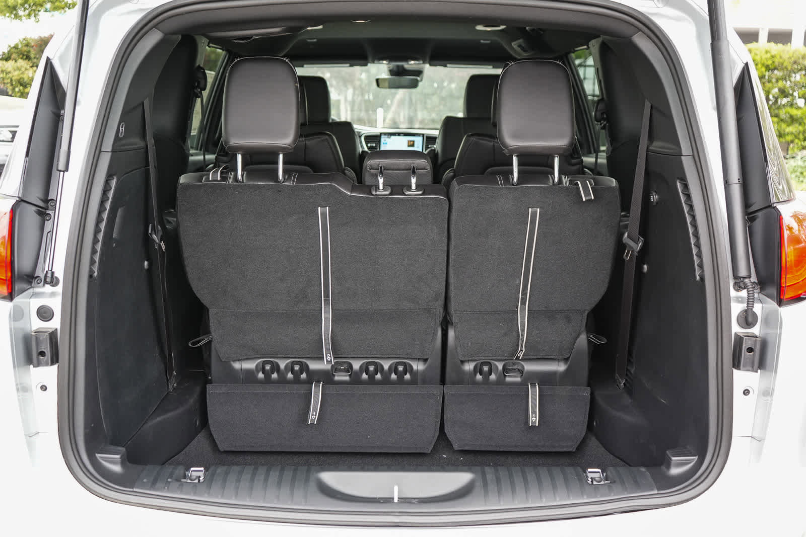 New 2026 Chrysler Voyager LX image 26