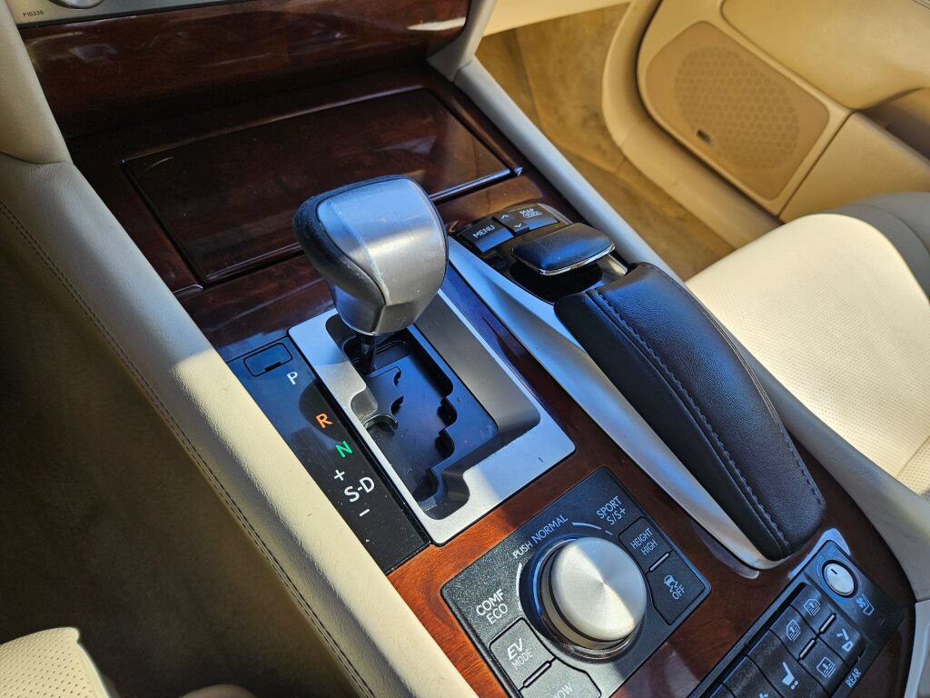 Used 2013 Lexus LS 600h L w/ Executive-Class Seating Pkg AWD/4WD image 29