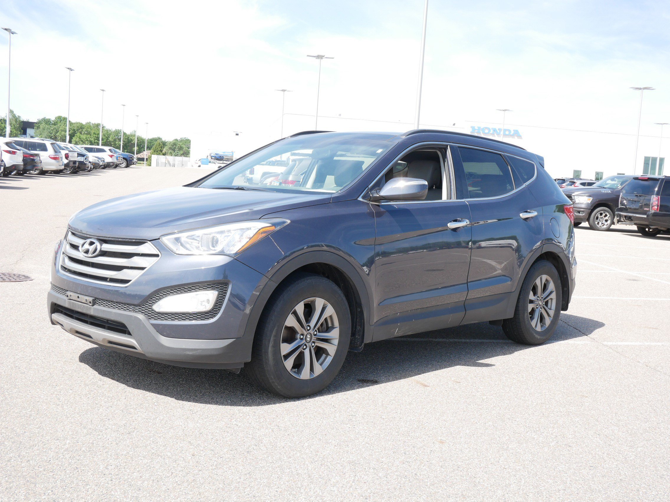 Used 2015 Hyundai Santa Fe Sport w/ Option Group 04 FWD video 2