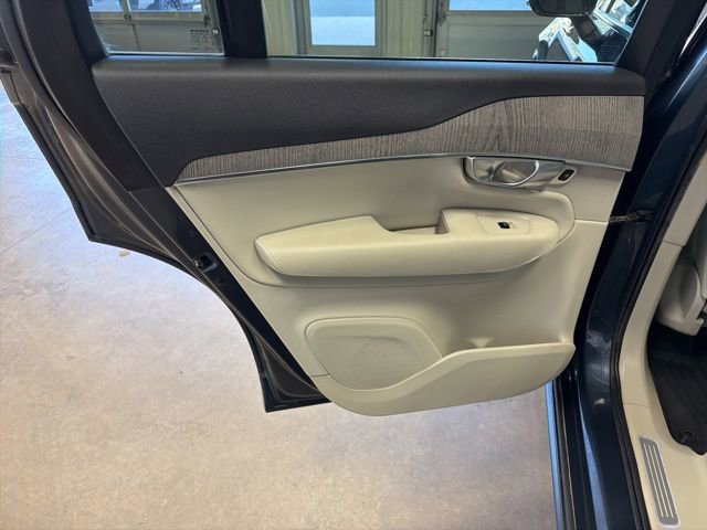 Used 2023 Volvo XC90 B5 Plus w/ Protection Package Premier image 30