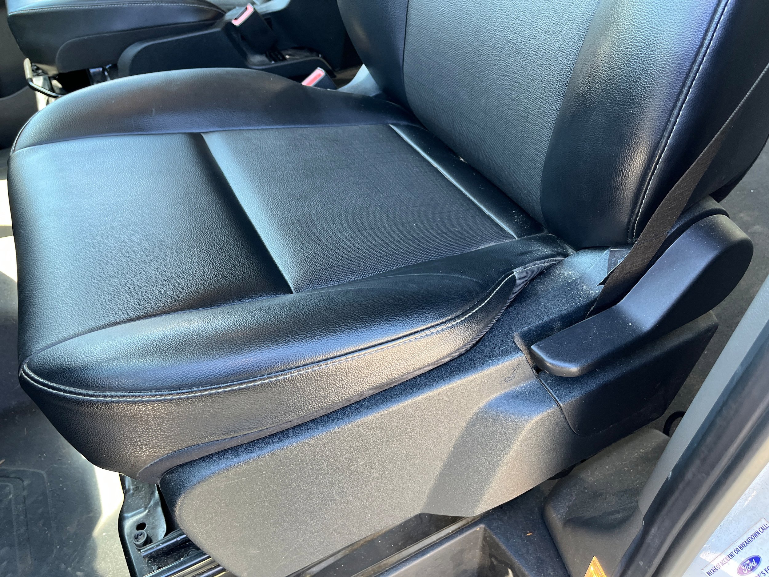 Used 2020 Ford Transit 150 Low Roof RWD image 10