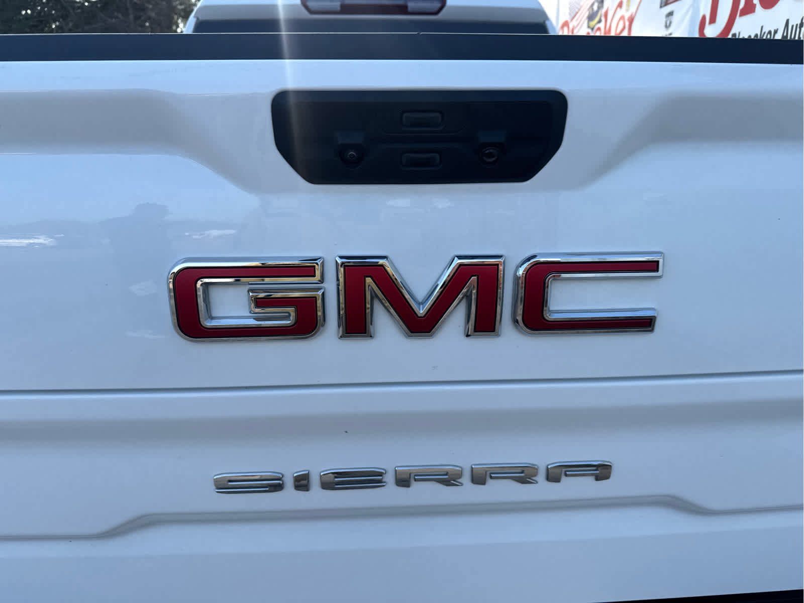 Used 2024 GMC Sierra 1500 SLT image 19