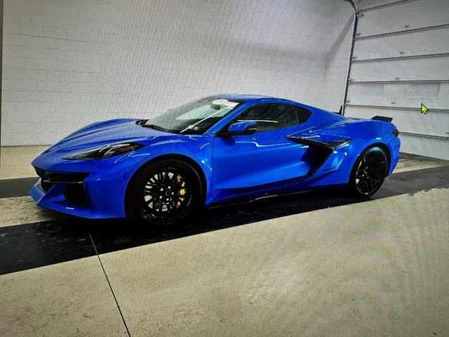 Used 2025 Chevrolet Corvette Z06 image 1