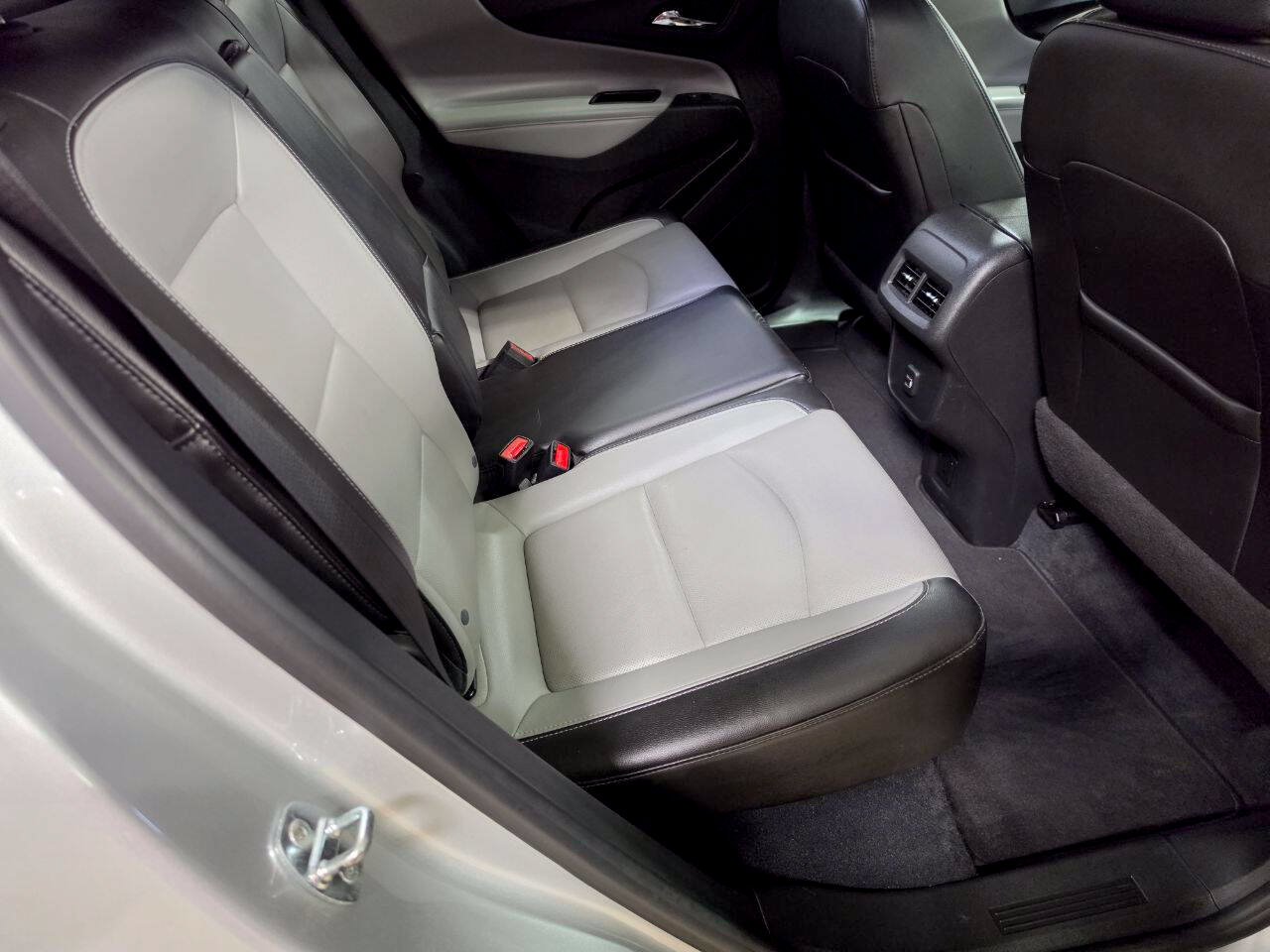 Used 2021 Chevrolet Equinox Premier w/ LPO, Floor Liner Package AWD/4WD image 18