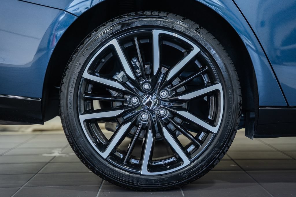 Used 2025 Honda Accord Touring image 16