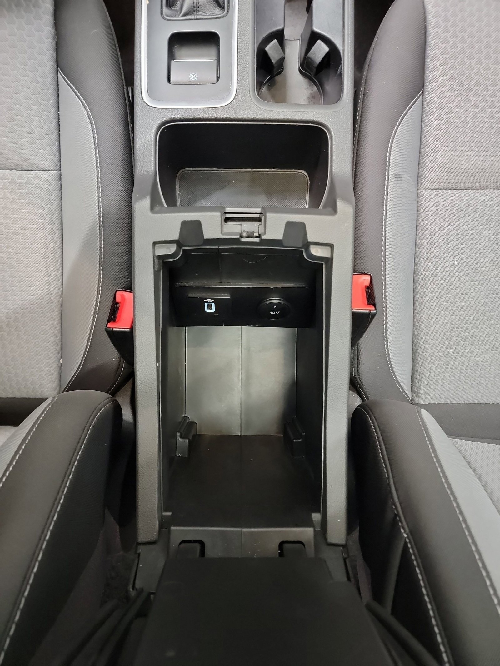 Used 2017 Ford Escape SE w/ Equipment Group 201A image 29