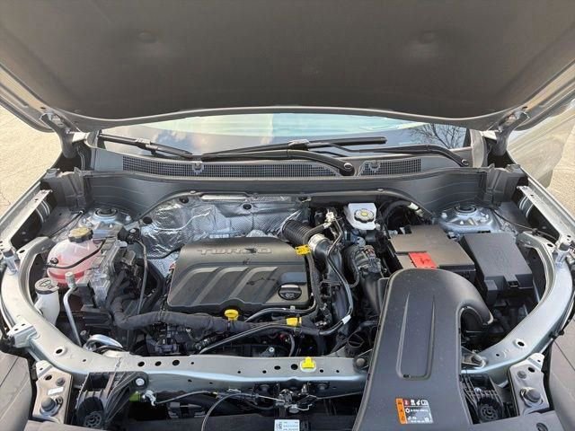 Used 2025 Chevrolet Trax RS w/ Driver Confidence Package image 40