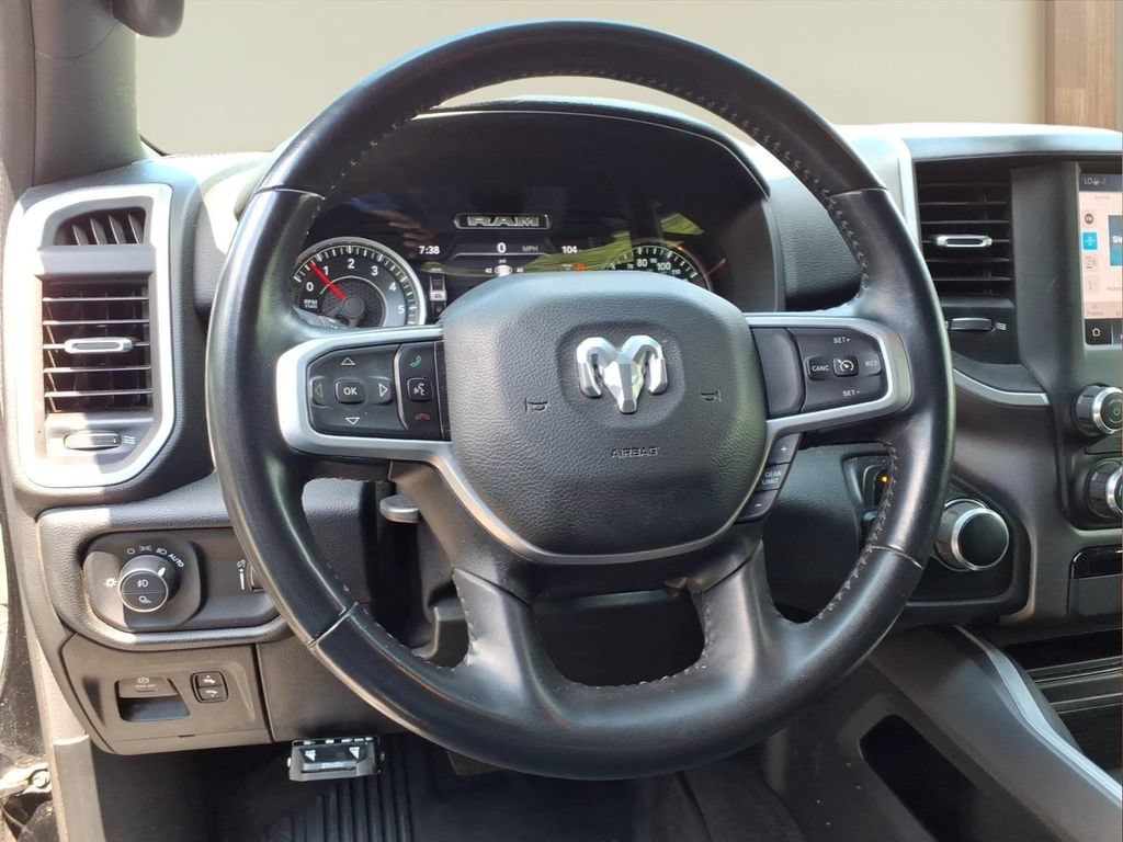 Used 2022 RAM 1500 Big Horn AWD/4WD image 3