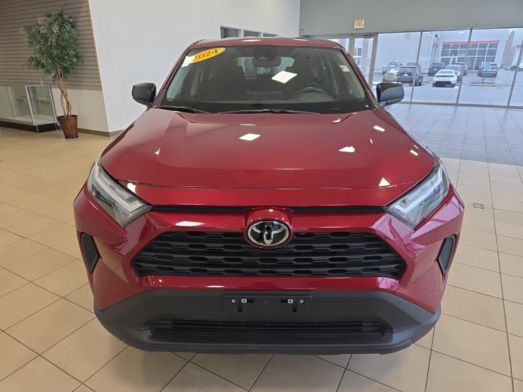 Used 2024 Toyota RAV4 LE image 4