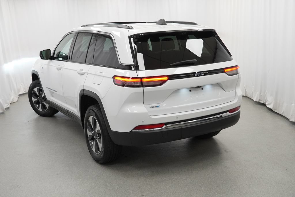 Certified 2022 Jeep Grand Cherokee Limited 4xe w/ Luxury Tech Group II AWD/4WD image 12