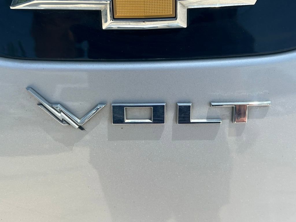 Used 2017 Chevrolet Volt LT FWD image 12