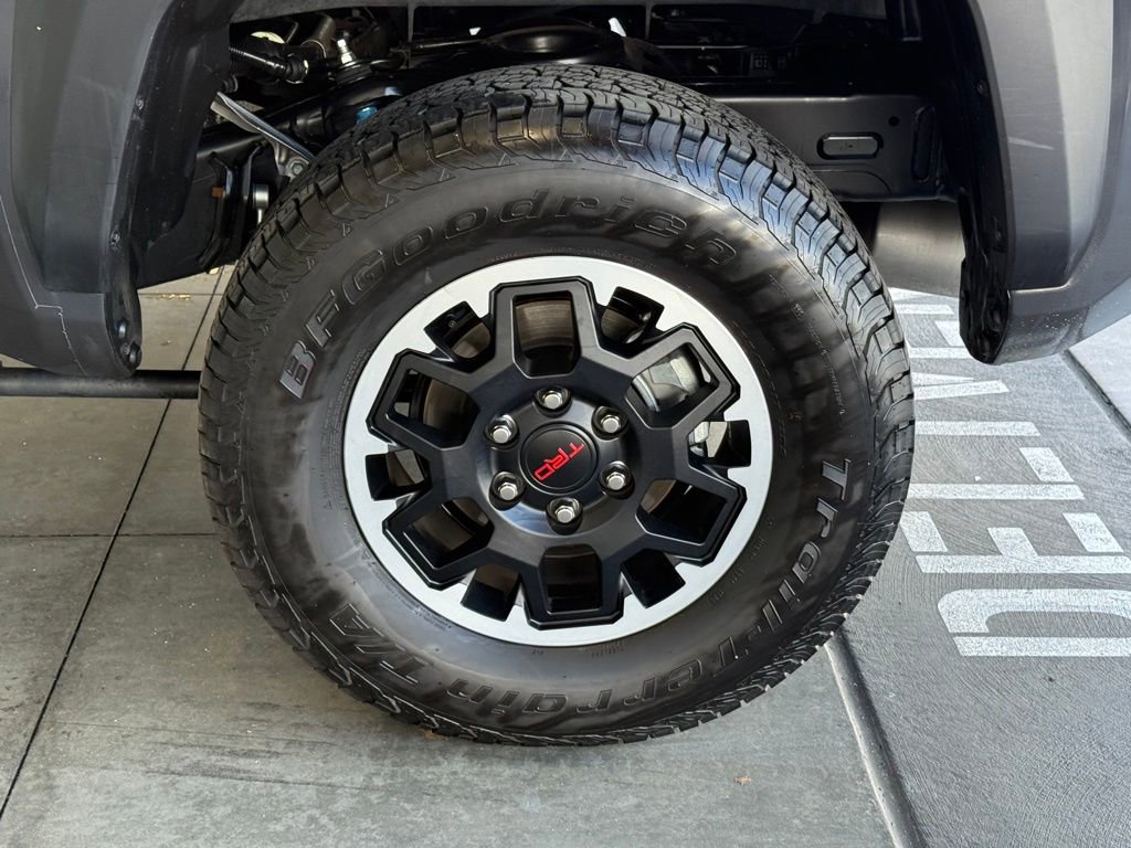 Certified 2025 Toyota Tacoma TRD Off-Road image 14