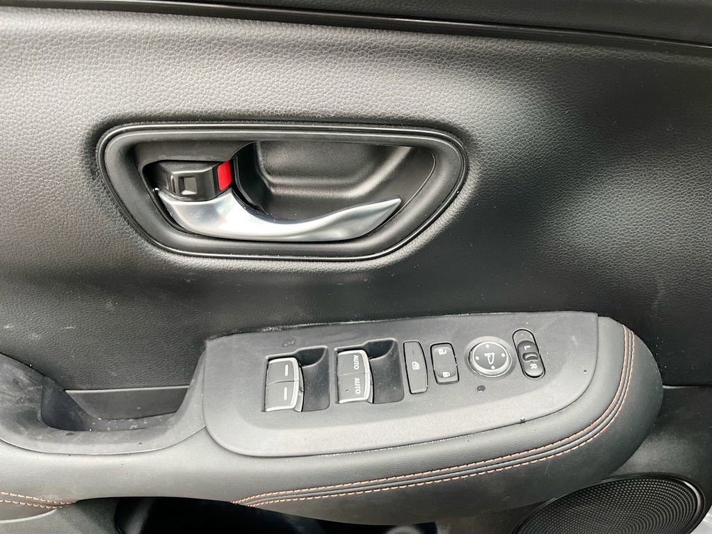 Used 2025 Honda HR-V Sport image 17