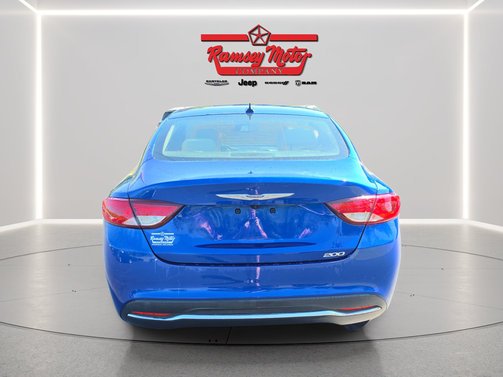 Used 2017 Chrysler 200 Limited Platinum FWD image 4