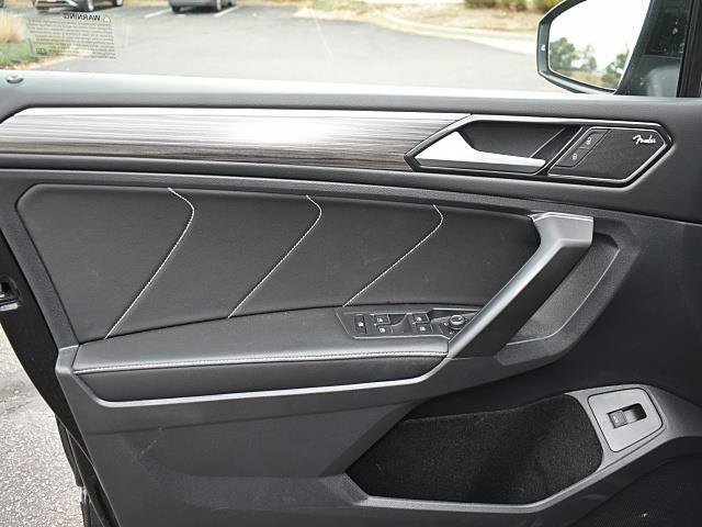 Used 2022 Volkswagen Tiguan SEL R-Line image 11