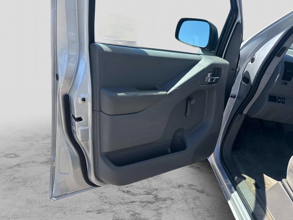 Used 2016 Nissan Frontier S AWD/4WD image 17