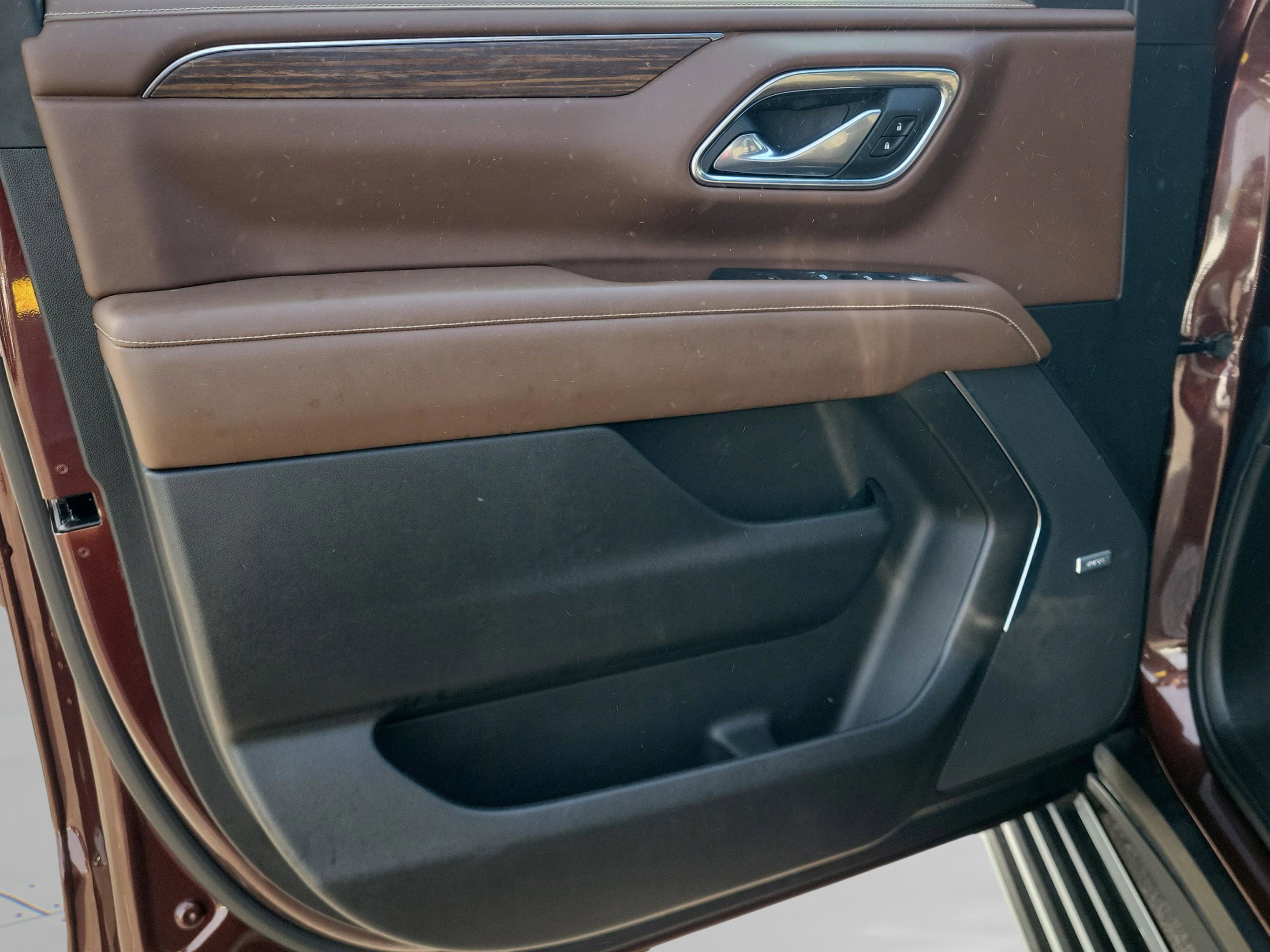 Used 2023 Chevrolet Suburban High Country image 22