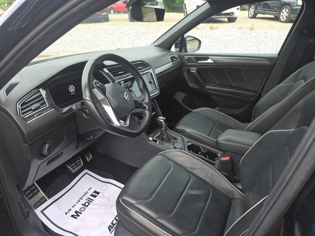 Used 2022 Volkswagen Tiguan SEL R-Line AWD/4WD image 17