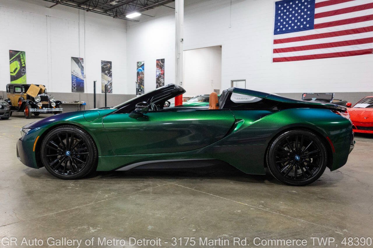 Used 2019 BMW i8 Roadster AWD/4WD image 4