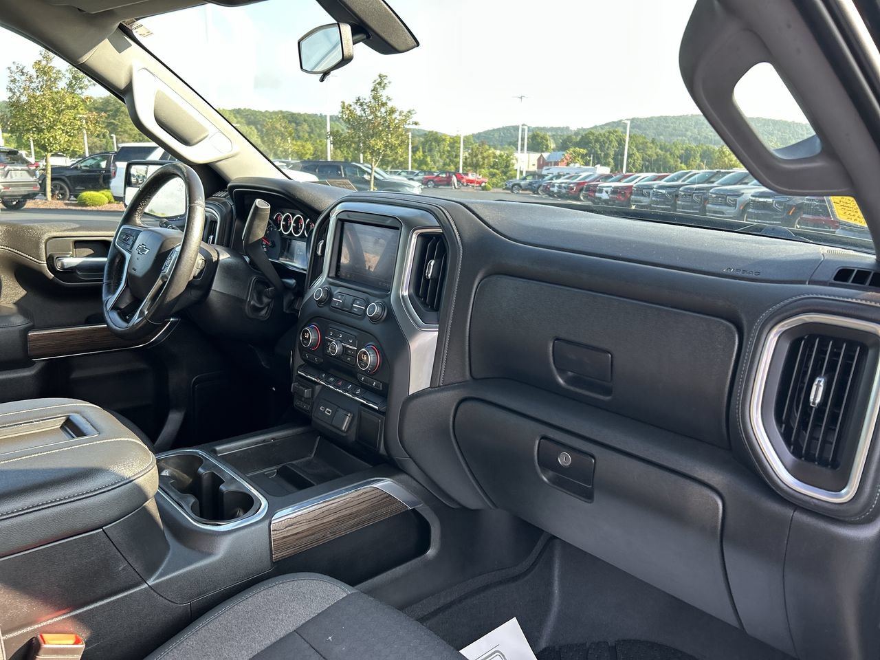 Used 2019 Chevrolet Silverado 1500 LT Trail Boss AWD/4WD image 17