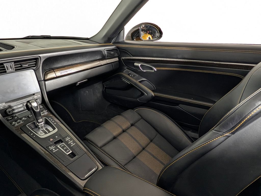 Used 2019 Porsche 911 Turbo S image 22