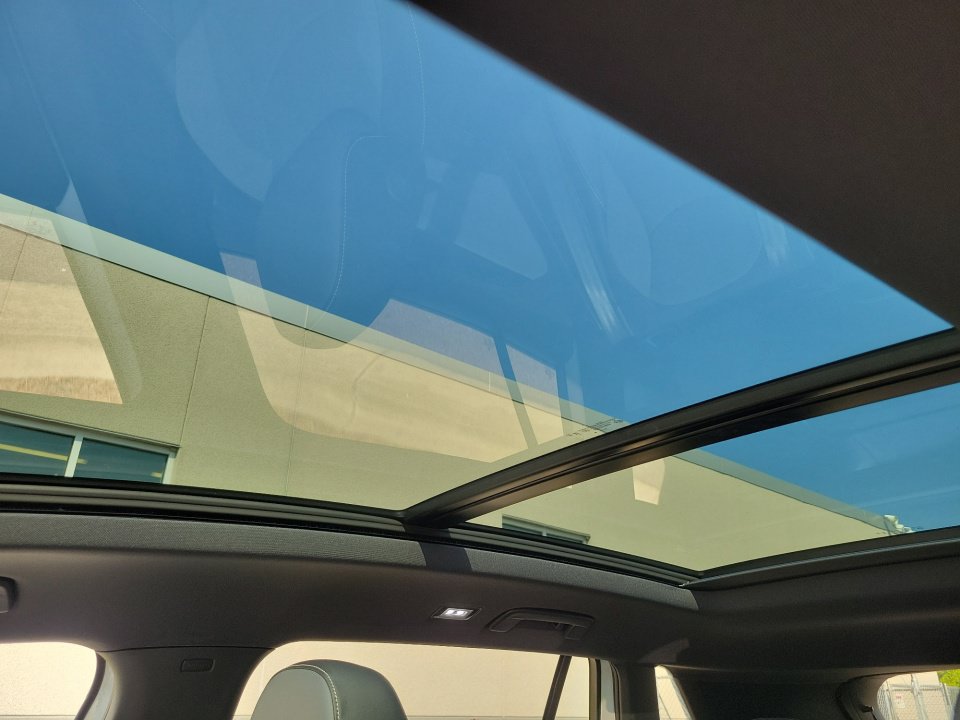 New 2026 Volkswagen Tiguan SE R-Line FWD image 21