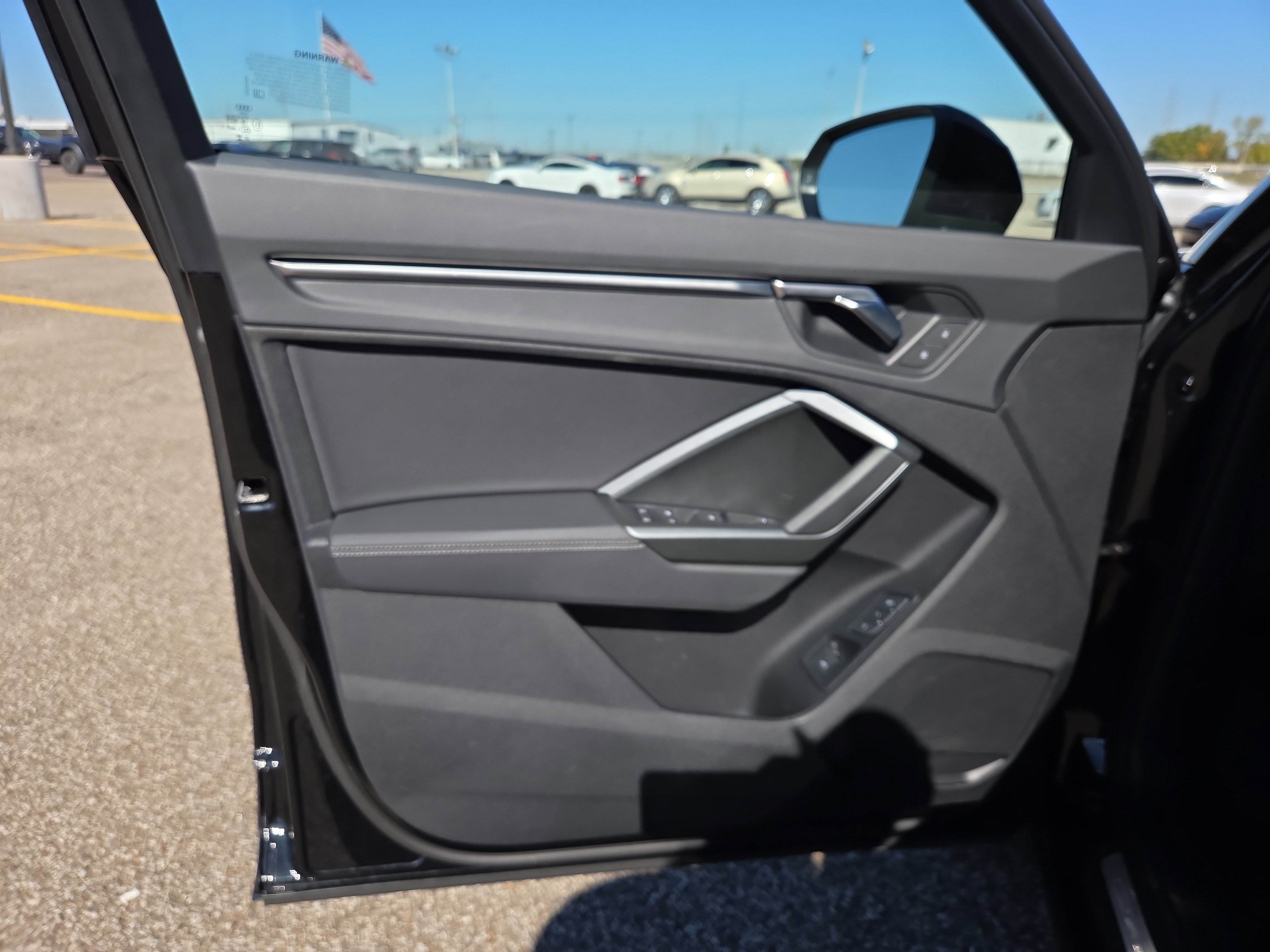 Certified 2025 Audi Q3 2.0T Premium w/ Convenience Package image 6