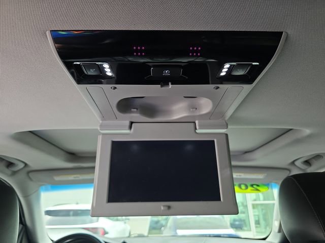 Used 2017 Cadillac Escalade Luxury AWD/4WD image 13