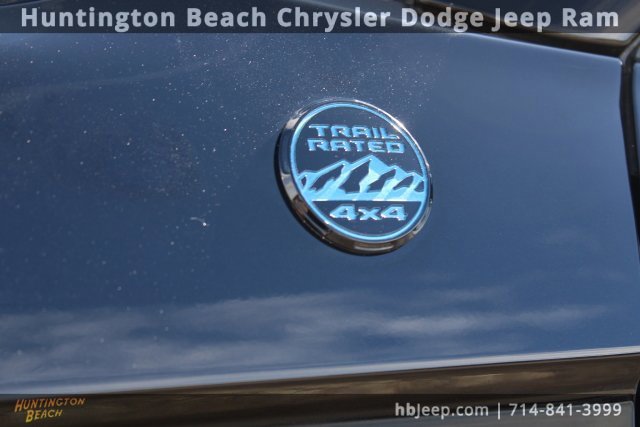 Used 2023 Jeep Grand Cherokee Trailhawk image 9