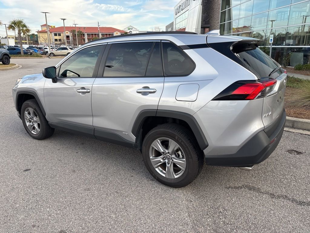 Used 2022 Toyota RAV4 LE image 3