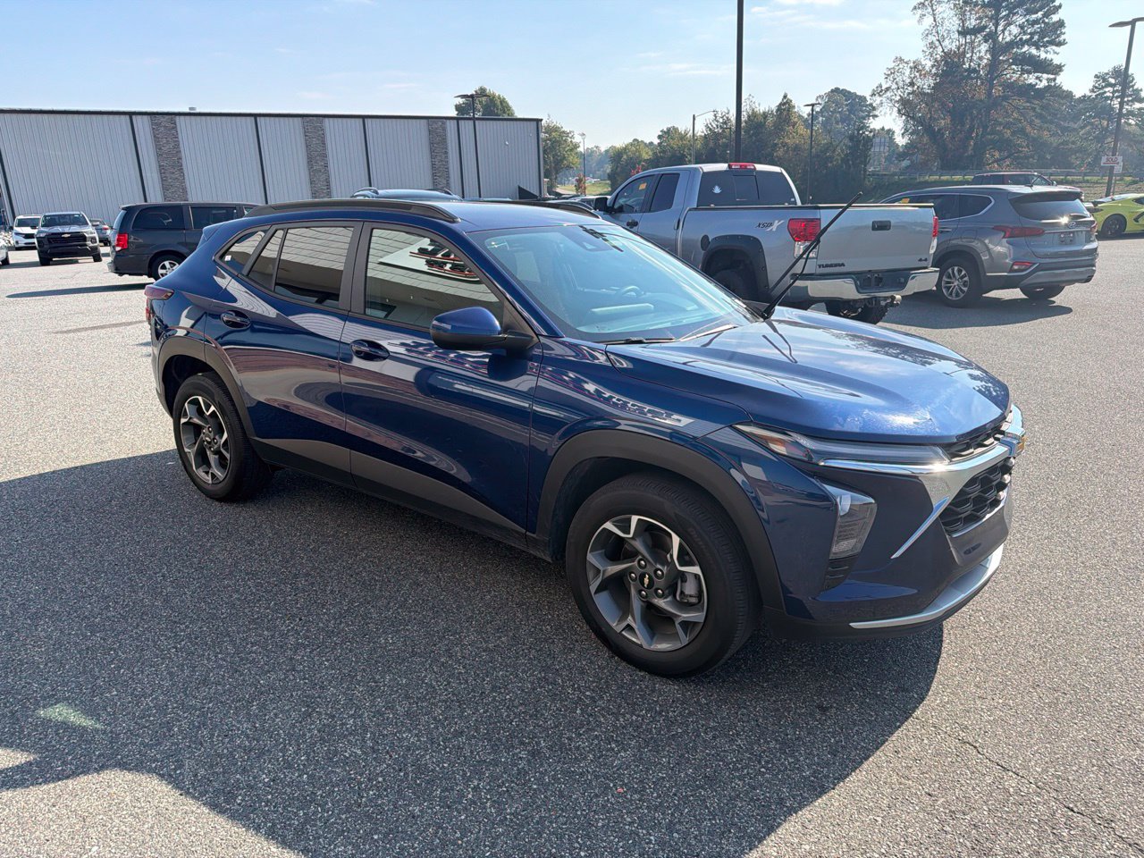 Used 2024 Chevrolet Trax LT FWD image 11