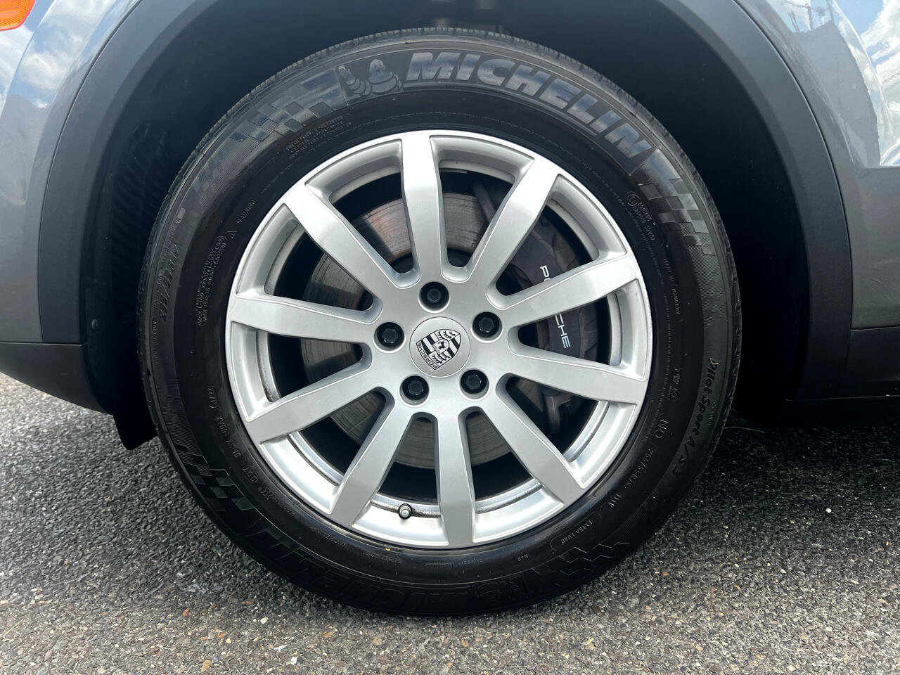 Used 2021 Porsche Cayenne image 29