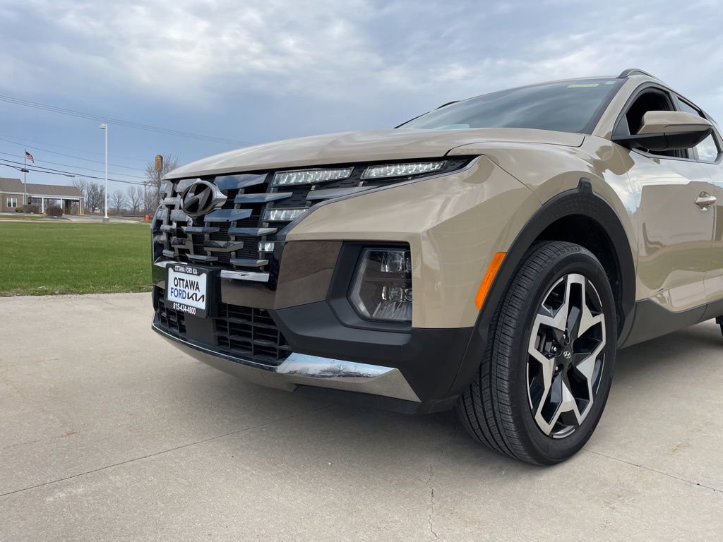 Used 2023 Hyundai Santa Cruz Limited image 17