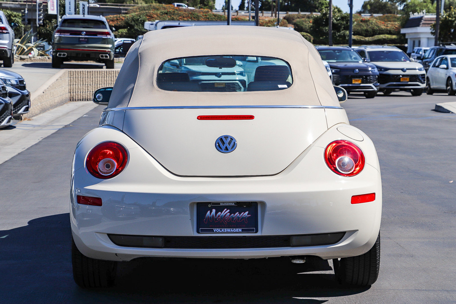 Used 2008 Volkswagen Beetle S FWD image 7