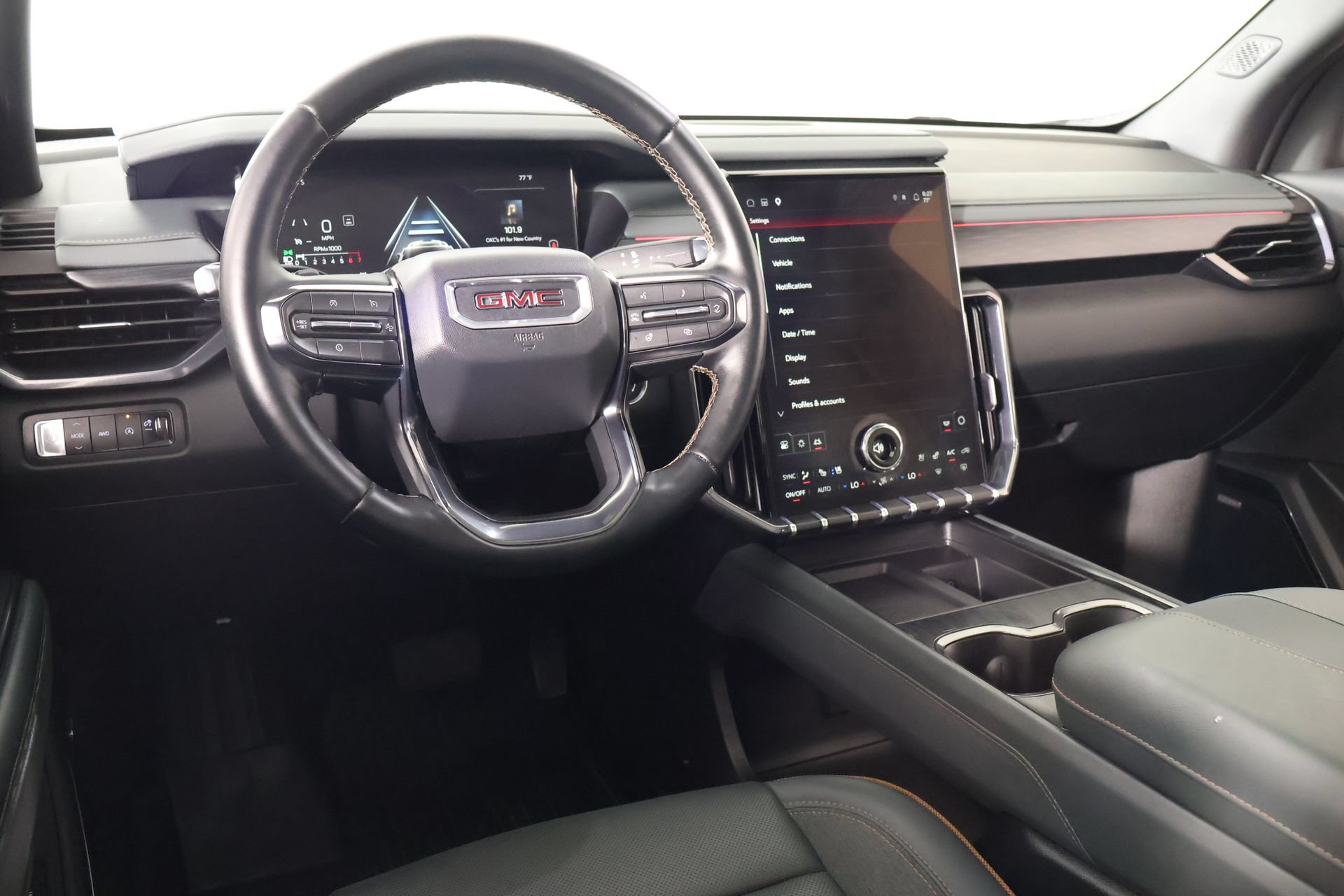 Used 2026 GMC Acadia AT4 w/ Luxury Package AWD/4WD image 2