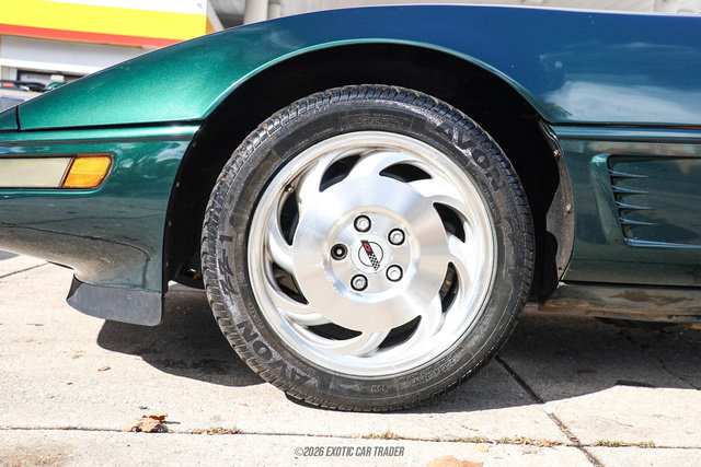 Used 1995 Chevrolet Corvette Convertible RWD image 3