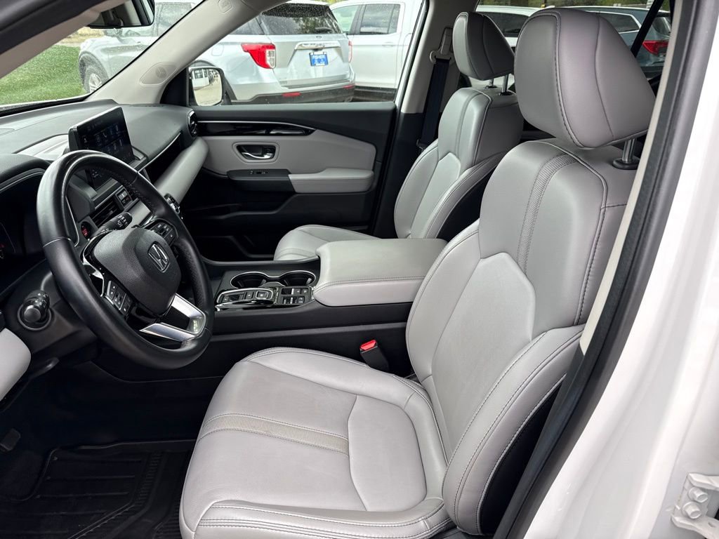 Used 2025 Honda Pilot EX-L image 13
