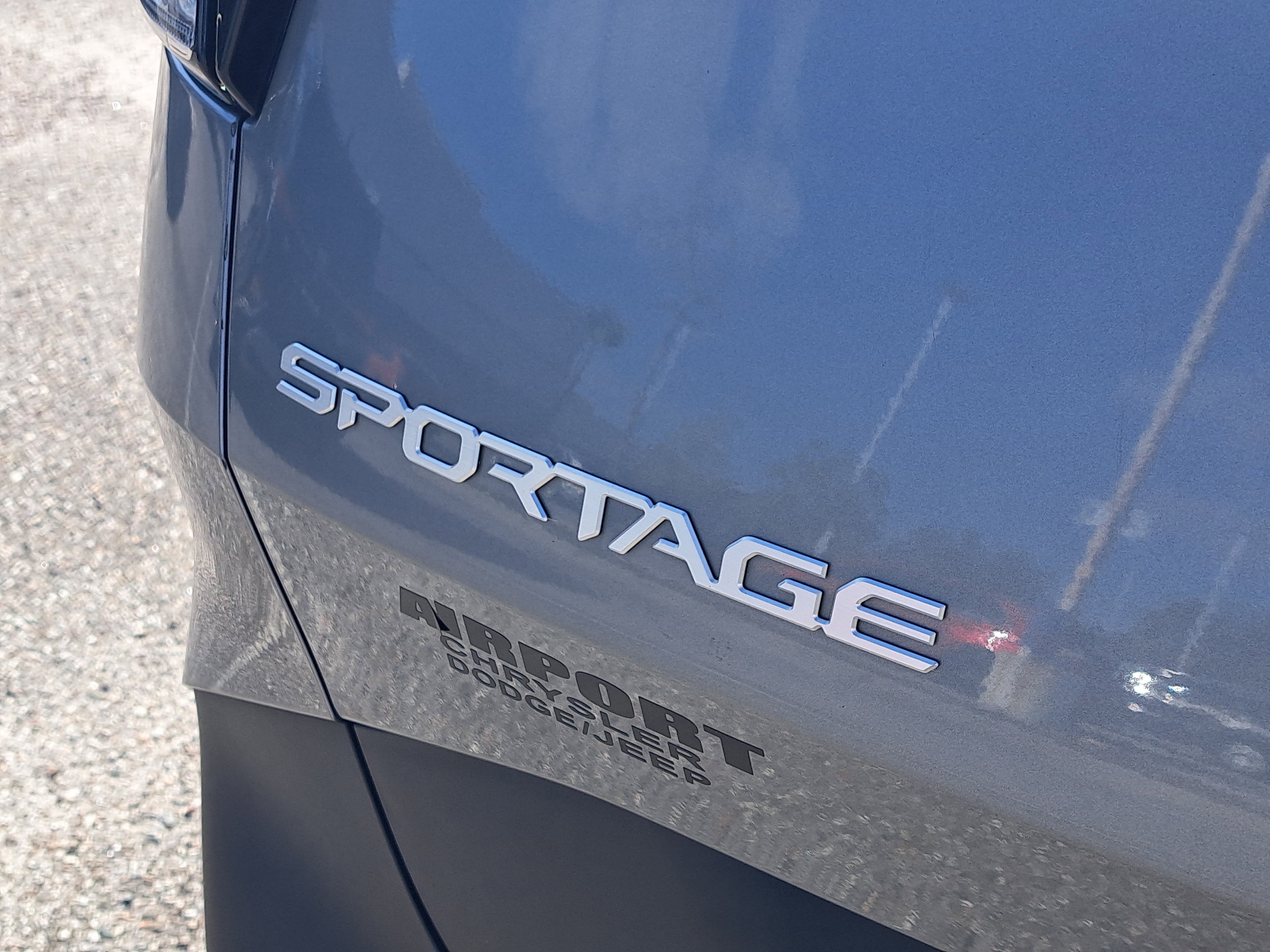 Used 2023 Kia Sportage LX image 9