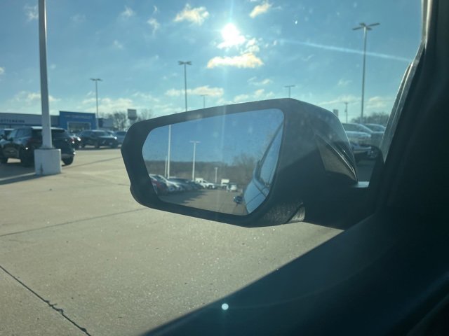 Used 2024 GMC Terrain SLT image 63