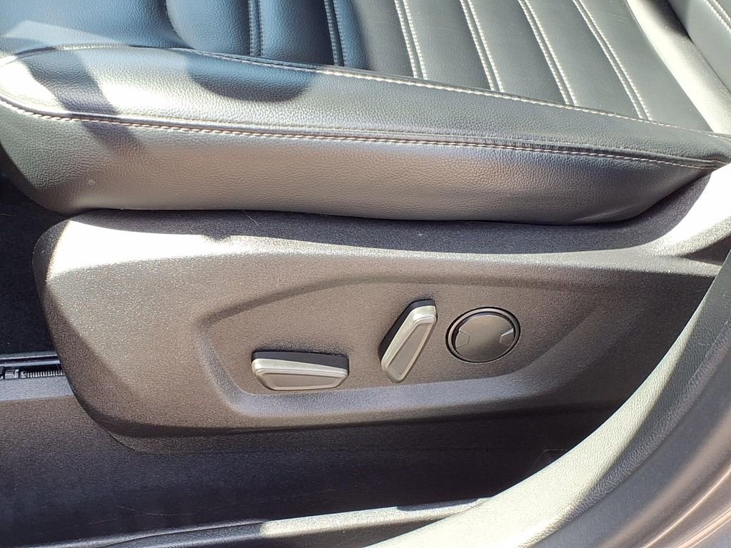 Used 2024 Ford Edge SEL image 23