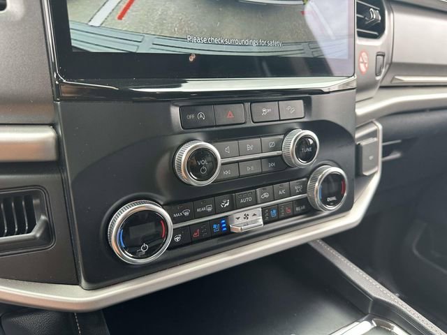 Used 2024 Ford Expedition XLT image 22