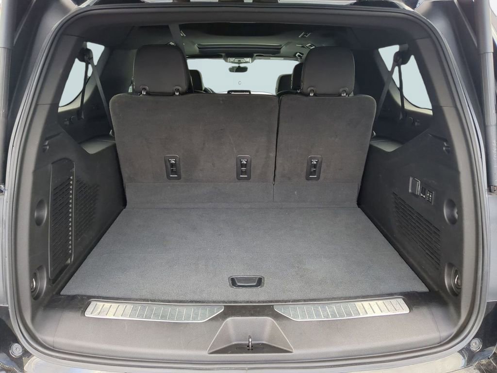 Used 2023 Chevrolet Suburban High Country AWD/4WD image 24