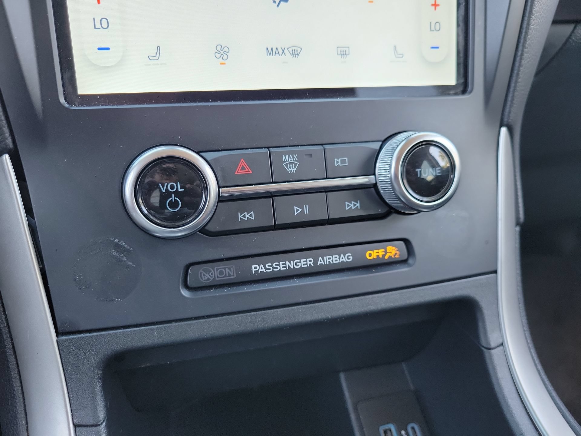 Used 2024 Ford Edge SEL AWD/4WD image 27