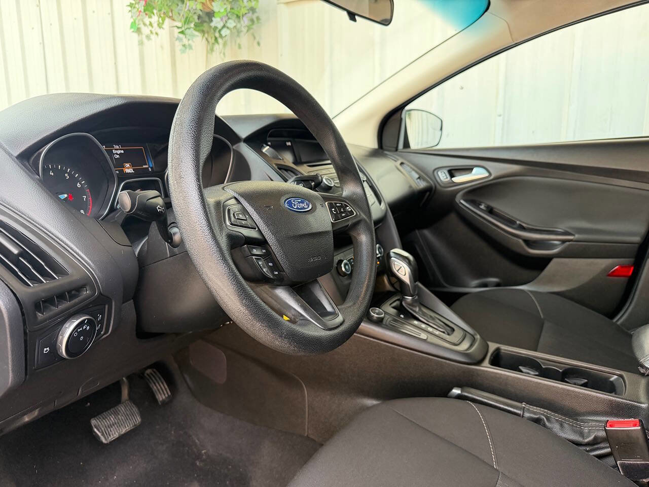 Used 2016 Ford Focus SE FWD image 11