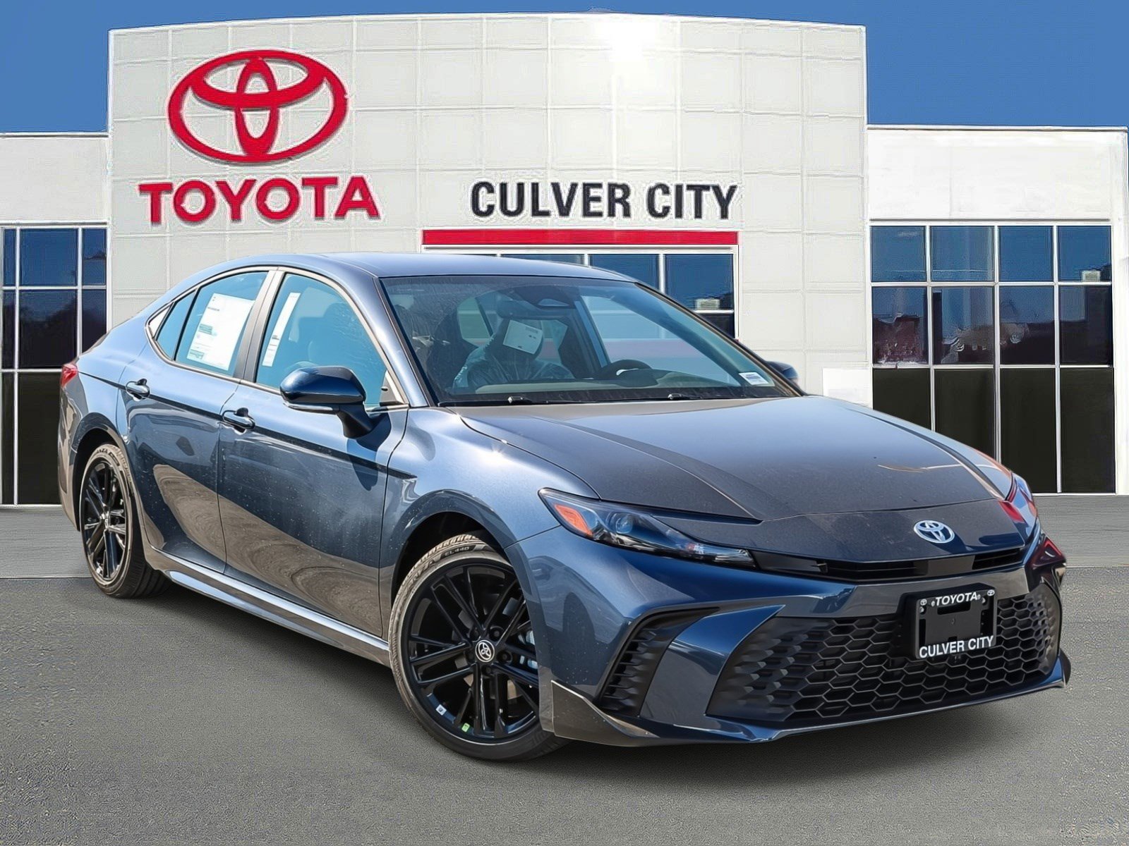 New 2026 Toyota Camry SE image 1