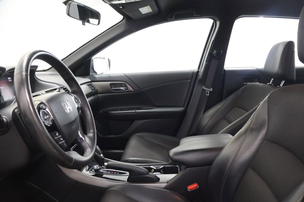 Used 2016 Honda Accord Sport image 13