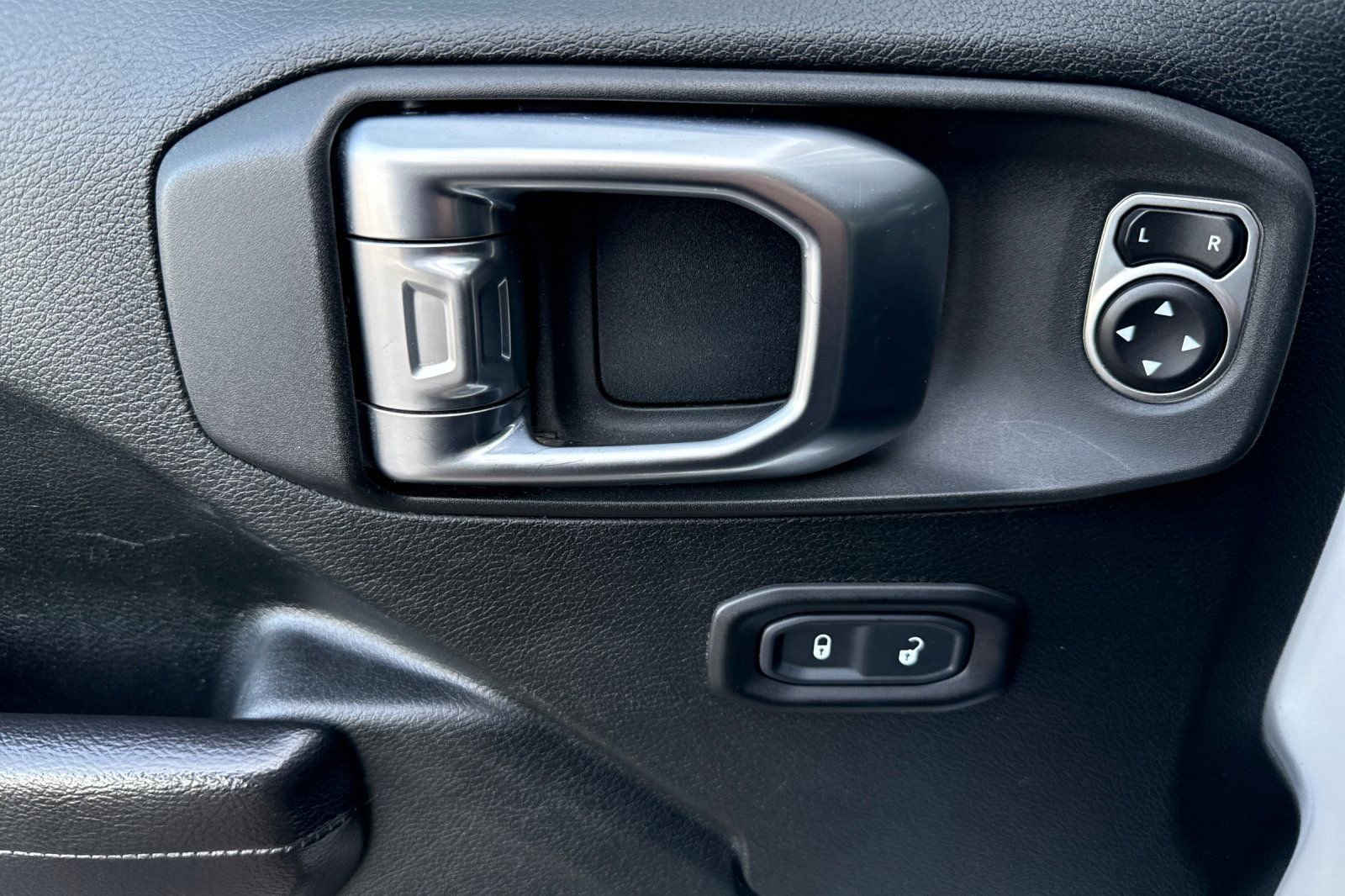 Used 2020 Jeep Wrangler Unlimited Sport S image 8