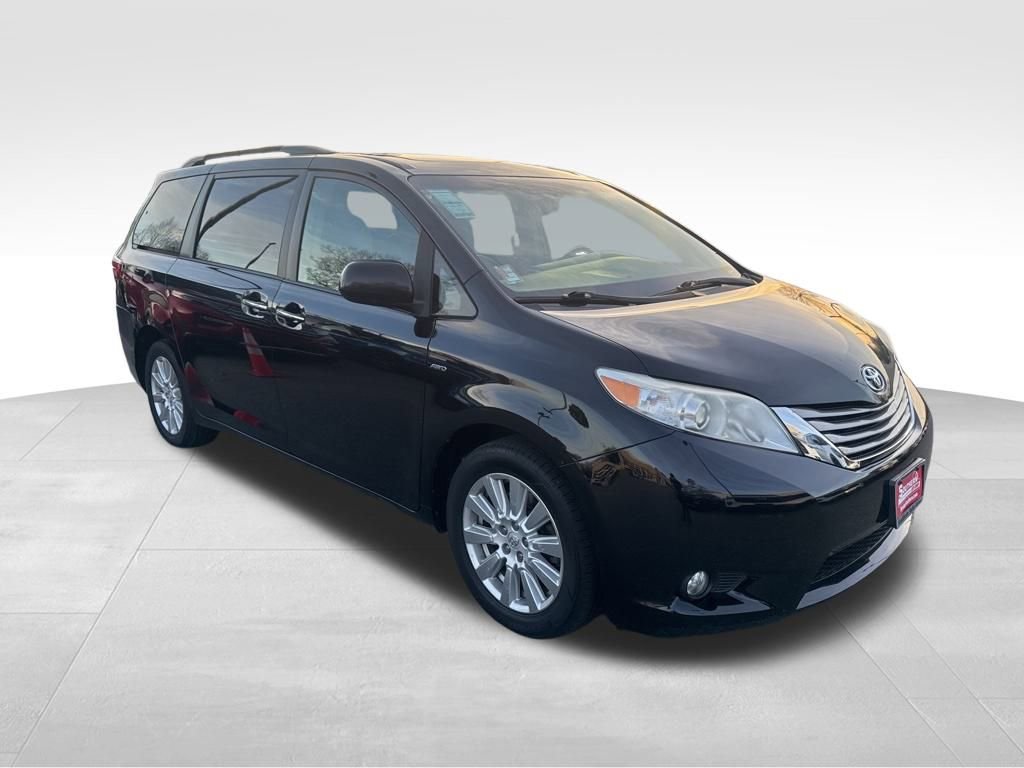 Used 2017 Toyota Sienna XLE image 7