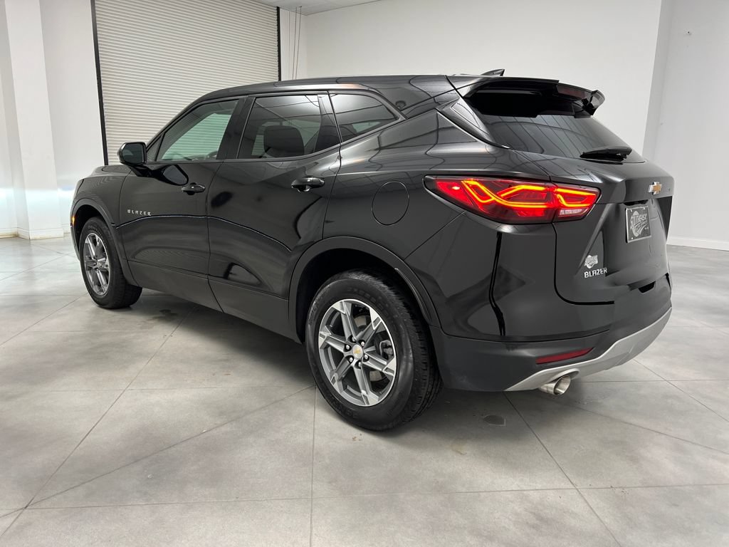 Used 2025 Chevrolet Blazer LT FWD image 6