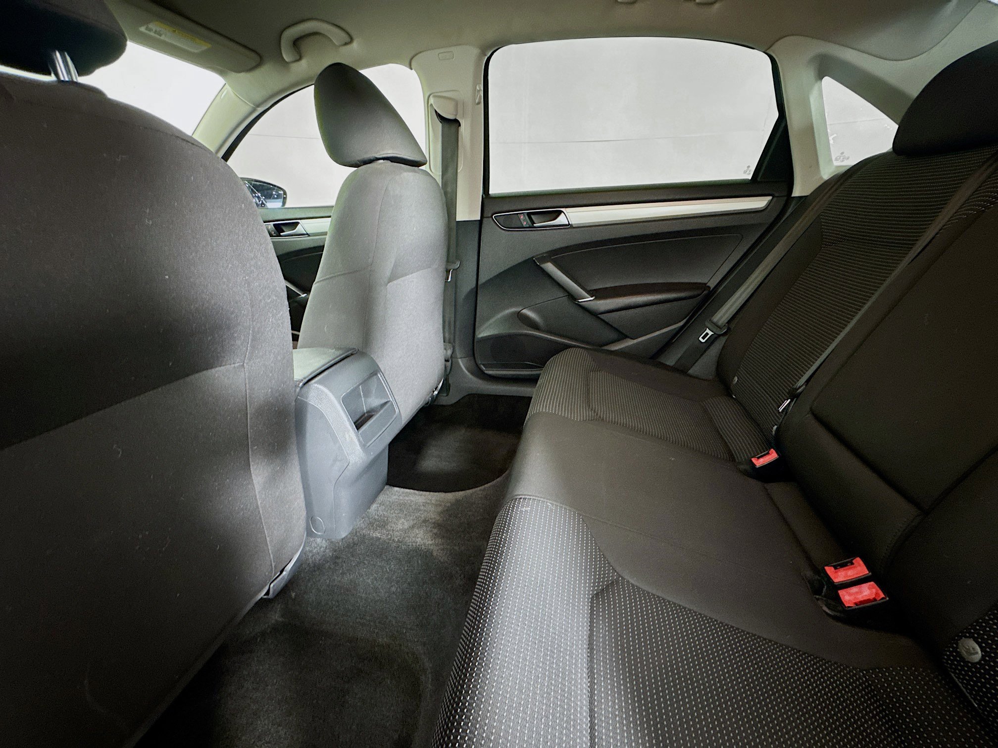 Used 2016 Volkswagen Passat 1.8T S image 23